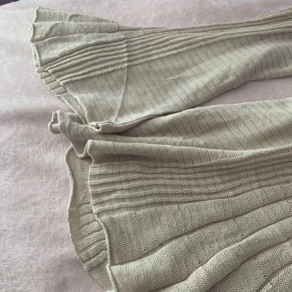 flowey creme flare sleeve top - Picture 3 of 5